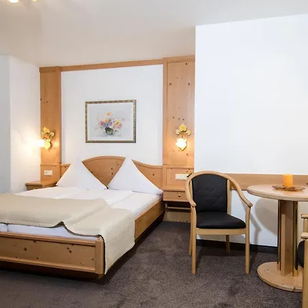 Hotel Garni Subretta Ischgl